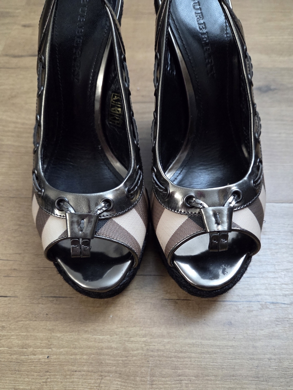 Burberry Espadrille Wedge - Picture 4 of 16